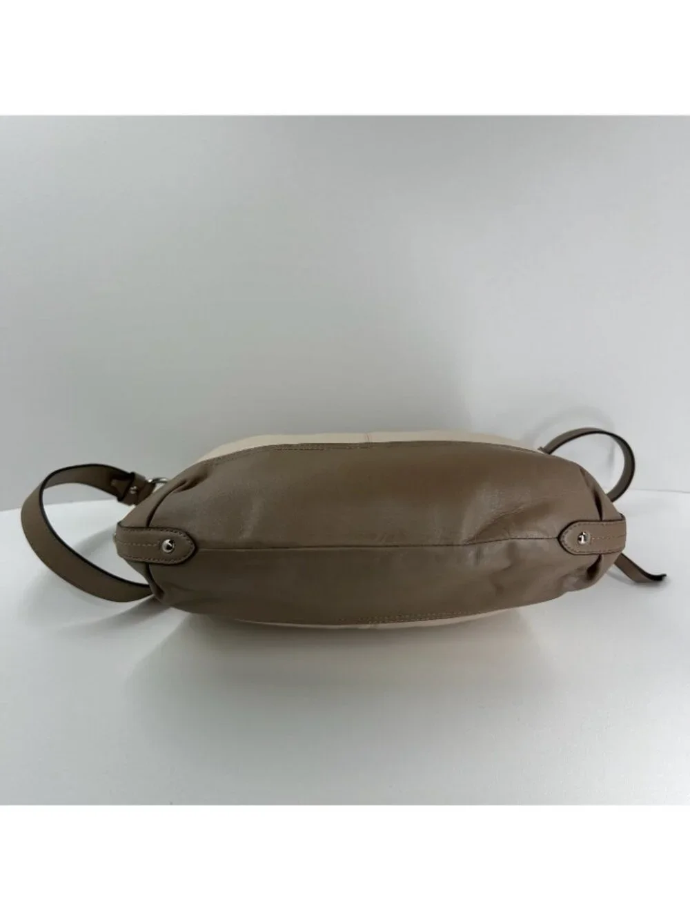 Coach Park Leather Duffle Hobo Shoulder Bag Large Pleated Zip Two Tone Cream Tan